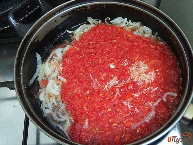 Фото приготовление рецепта: Перец в томатном соусе шаг №5