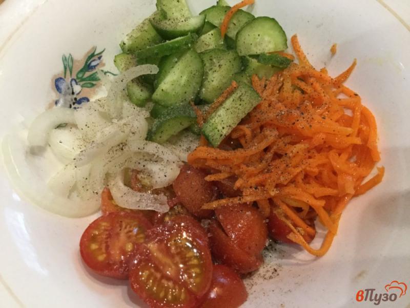 Фото приготовление рецепта: Овощной салат с корейской морковью шаг №4