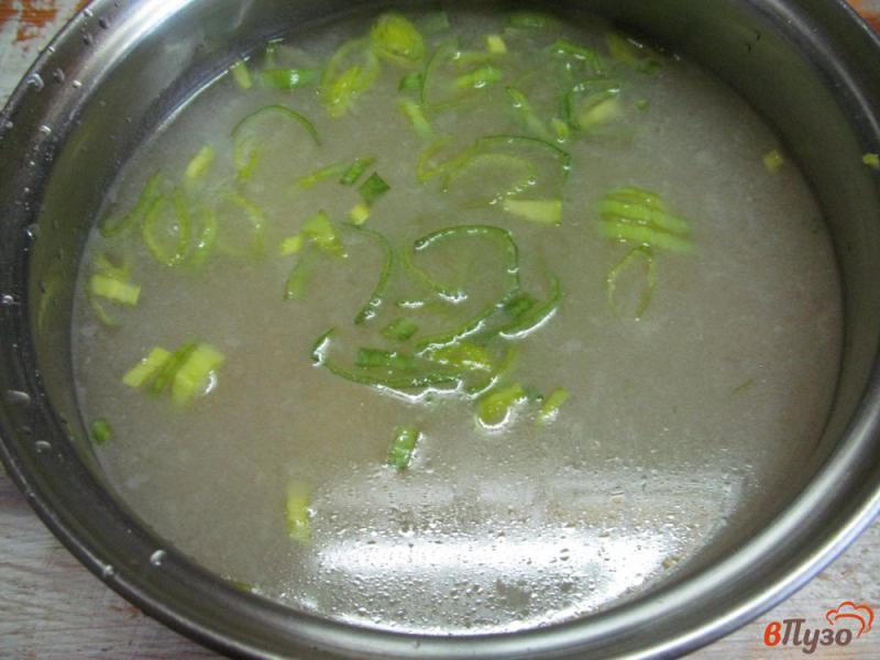 Фото приготовление рецепта: Суп из перепелов с манными клецками шаг №6