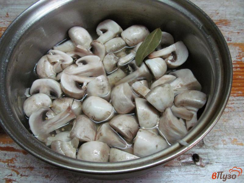 Фото приготовление рецепта: Маринованные грибы с бальзамическим уксусом шаг №2