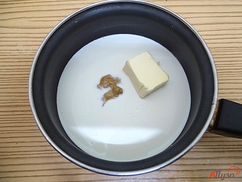 Фото приготовление рецепта: Куриные бёдра в сливочно-горчичном соусе шаг №4