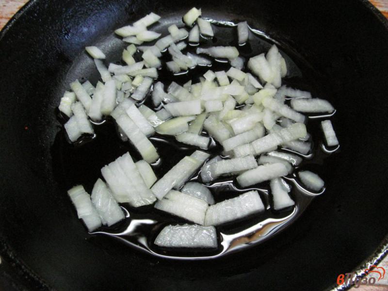 Фото приготовление рецепта: Салат - гарнир из баклажана с овощами шаг №4