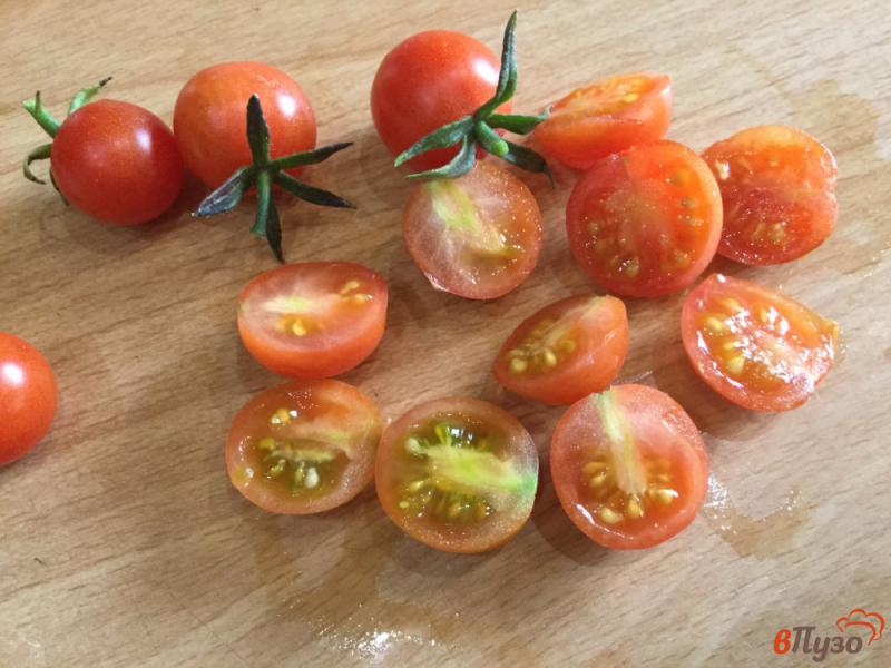 Фото приготовление рецепта: Витаминный салат из помидоров, огурцов и редьки шаг №3