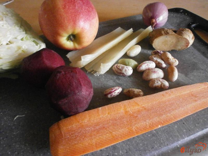 Фото приготовление рецепта: Постный борщ на яблочно - овощном бульоне с имбирём шаг №1