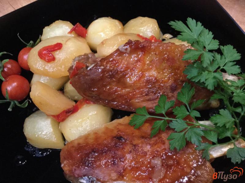 Фото приготовление рецепта: Индюшиные крылья с картофелем и болгарским перцем, запеченные в рукаве шаг №9