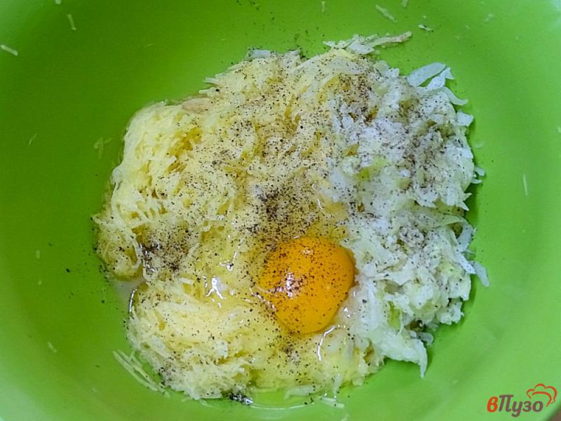Фото приготовление рецепта: Картофельные деруны с капустой шаг №5
