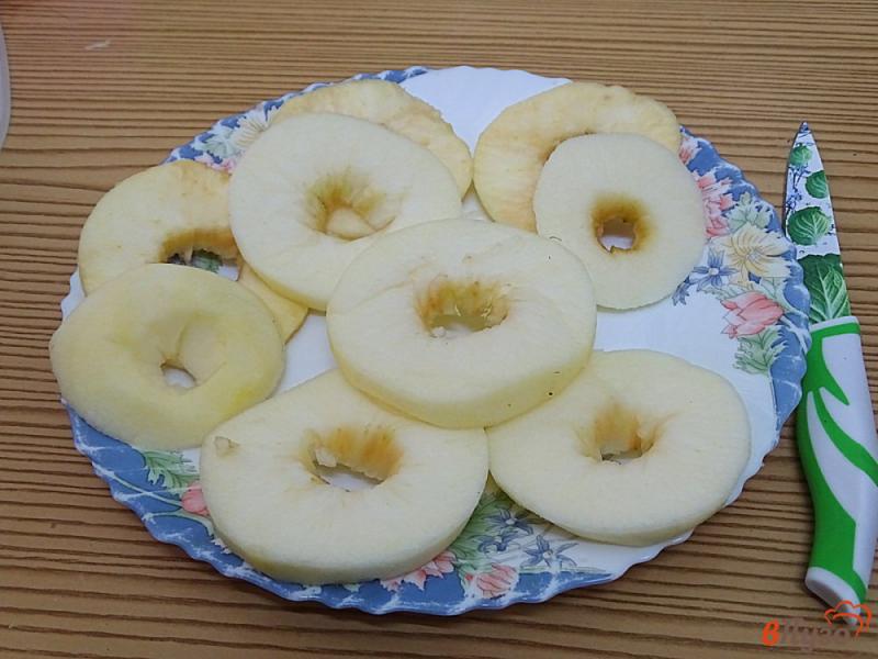 Фото приготовление рецепта: Яблочные оладьи шаг №5