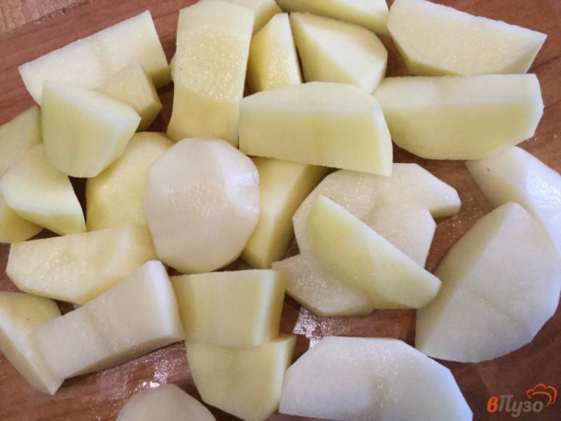 Фото приготовление рецепта: Картошка тушеная с квашеной капустой в мультиварке шаг №1