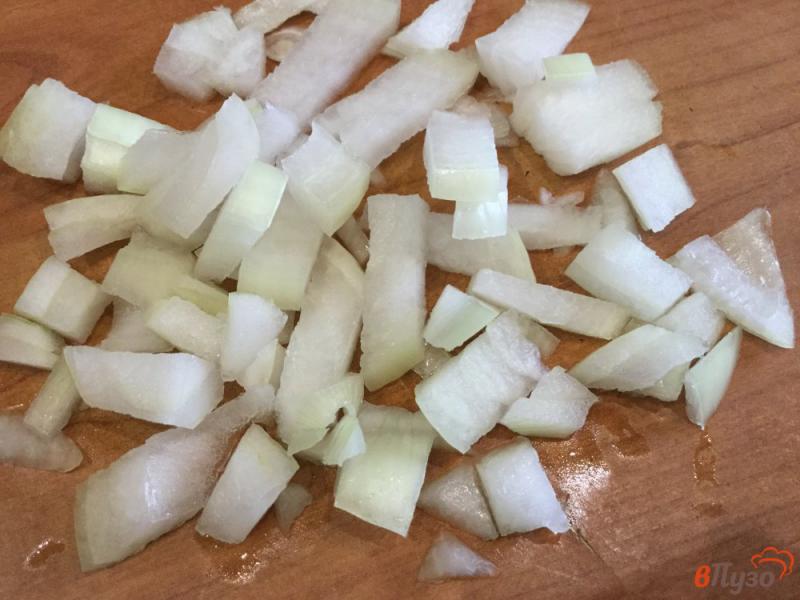 Фото приготовление рецепта: Картошка тушеная с квашеной капустой в мультиварке шаг №2