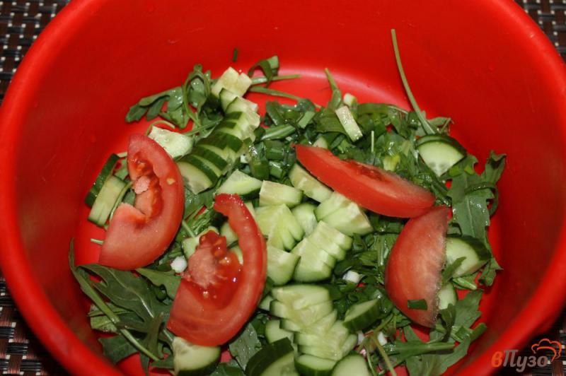 Фото приготовление рецепта: Овощной салат с вяленым мясом и сыром шаг №3