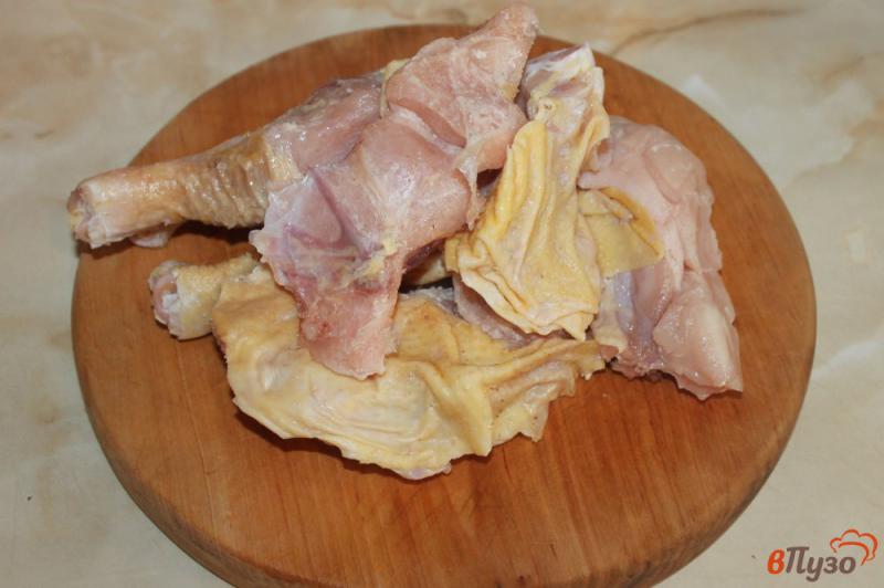 Фото приготовление рецепта: Курица тушеная в соевом соусе шаг №1