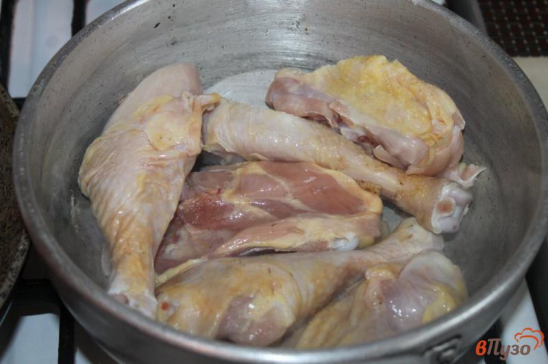 Фото приготовление рецепта: Курица тушеная в соевом соусе шаг №2