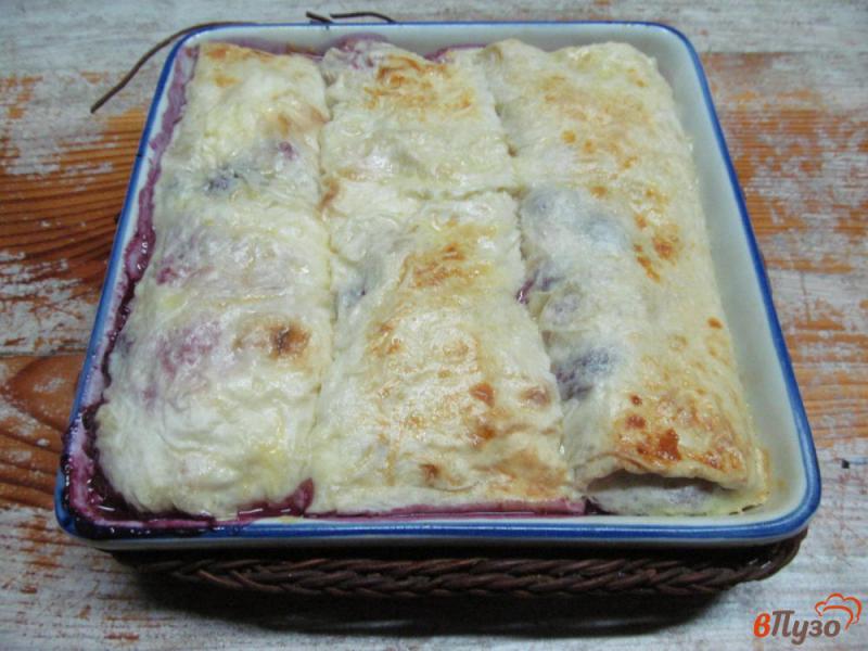 Фото приготовление рецепта: Пирог из лаваша с творогом и ягодами шаг №6