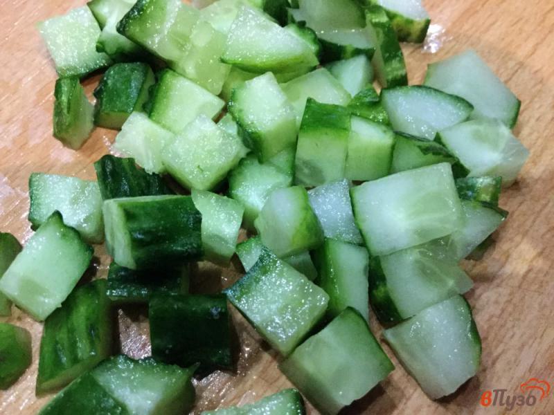Фото приготовление рецепта: Салат из цветной капусты с яйцами и огурцом шаг №4