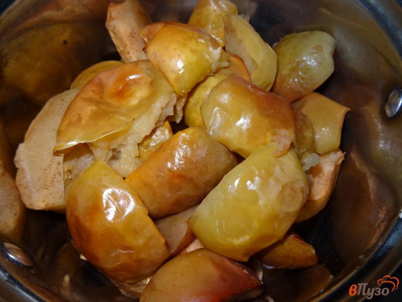 Фото приготовление рецепта: Пюре из запеченных яблок без сахара шаг №5