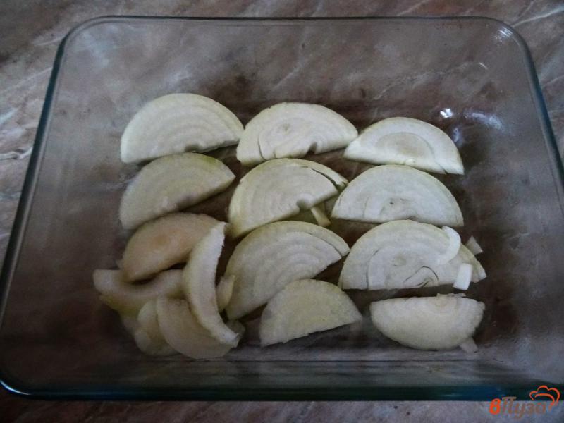 Фото приготовление рецепта: Говядина с яблоками и луком шаг №9