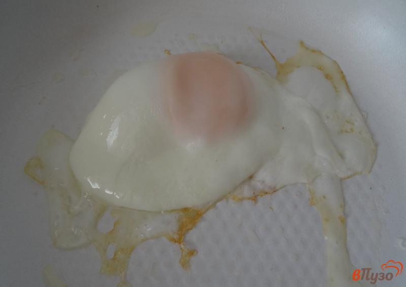 Фото приготовление рецепта: Стейк из говядины с яйцом шаг №7