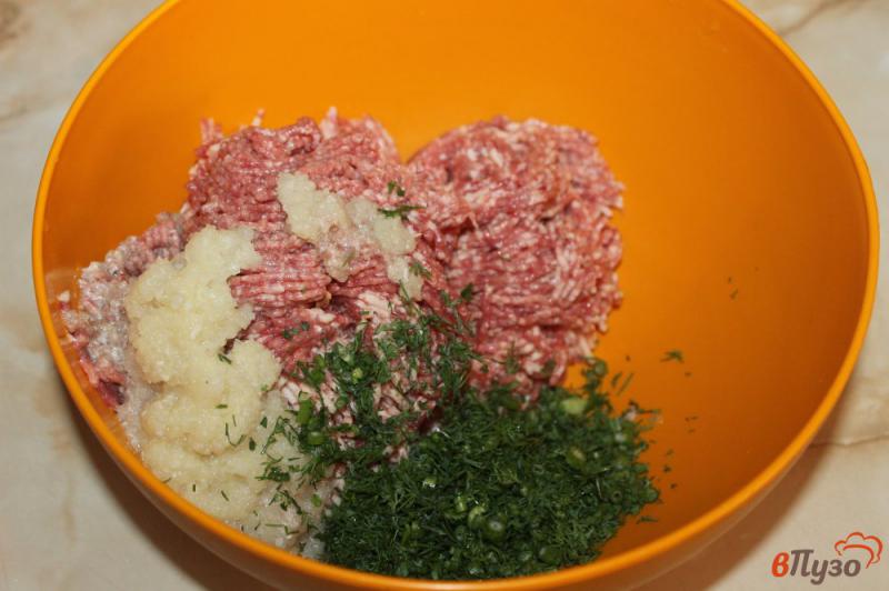 Фото приготовление рецепта: Домашние пельмени с утиным мясом и укропом шаг №3