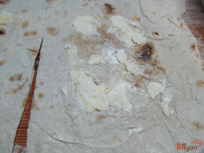 Фото приготовление рецепта: Заливной пирог из лаваша с курицей и яйцом шаг №5