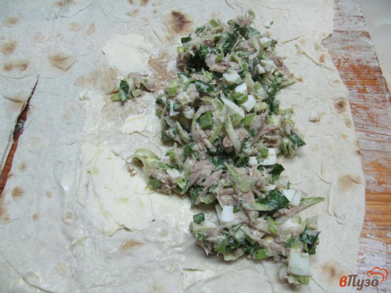 Фото приготовление рецепта: Заливной пирог из лаваша с курицей и яйцом шаг №6