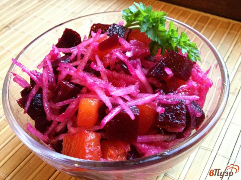 Фото приготовление рецепта: Свекольный салат с тыквой и редькой шаг №6