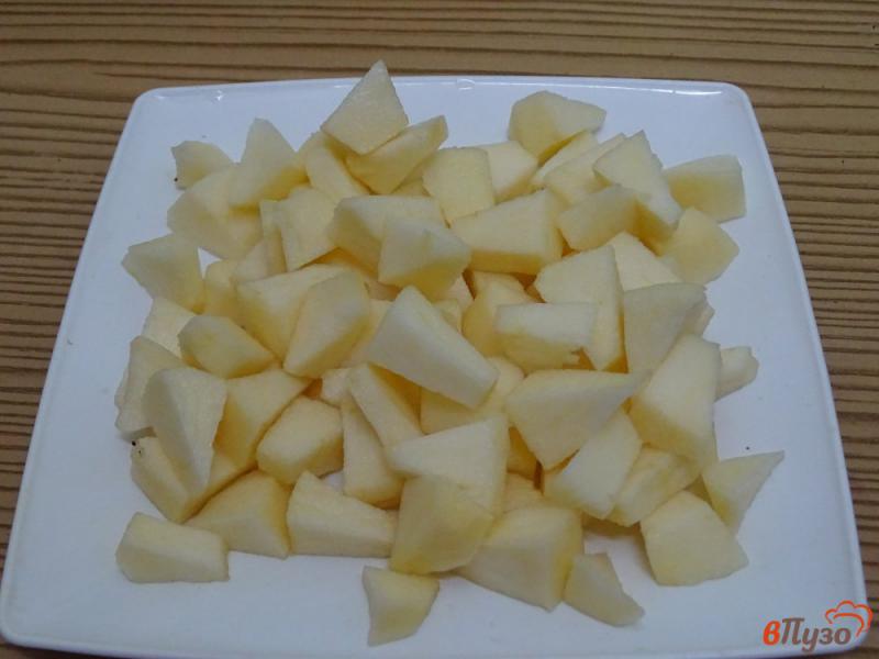 Фото приготовление рецепта: Десерт из тыквы и яблок в микроволновке шаг №3