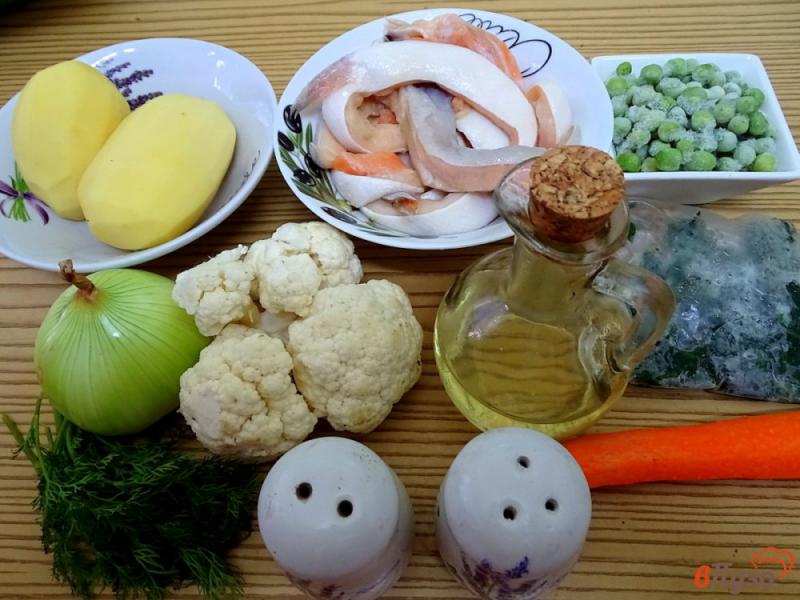 Фото приготовление рецепта: Суп из брюшек сёмги с овощами шаг №1