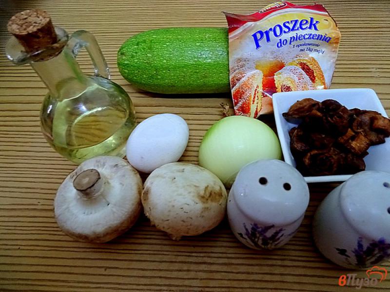 Фото приготовление рецепта: Оладьи из кабачков с грибами шаг №1