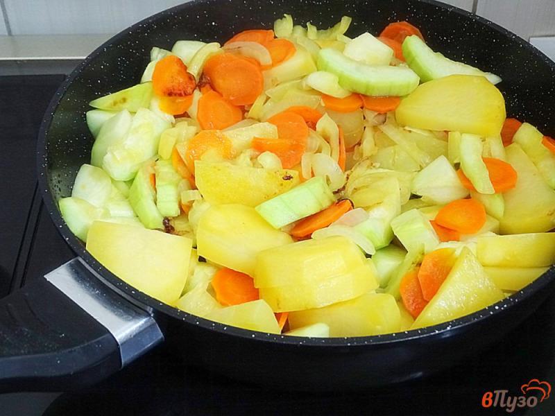 Фото приготовление рецепта: Суп пюре из кабачков и картофеля шаг №7