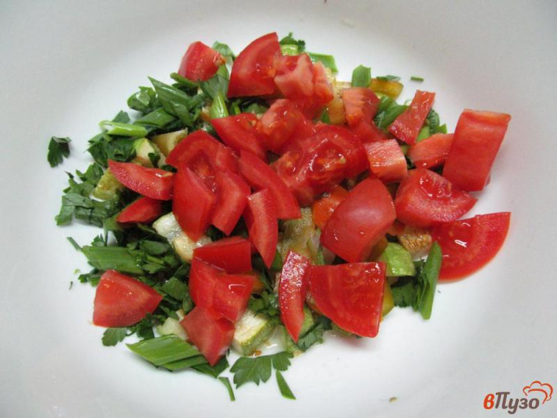 Фото приготовление рецепта: Салат с жареным кабачком шаг №5