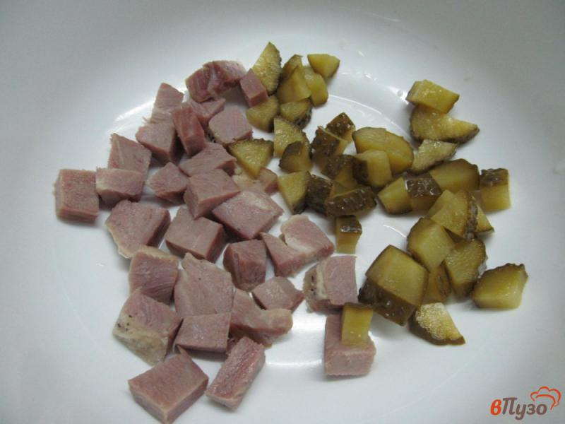 Фото приготовление рецепта: Салат «Деревенский» с мясом и картофелем шаг №1