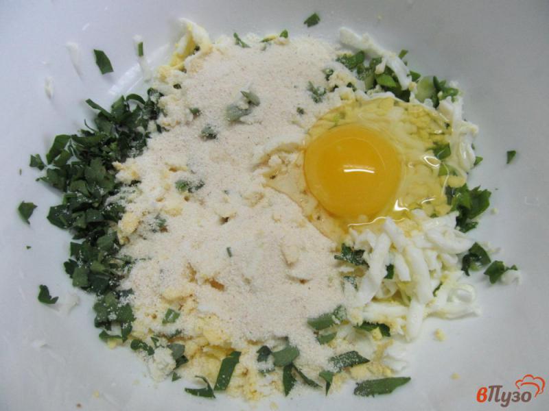 Фото приготовление рецепта: Котлеты из вареных яиц шаг №2
