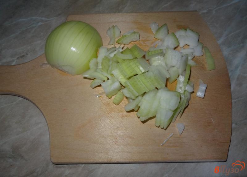 Фото приготовление рецепта: Навага на овощной подушке шаг №5