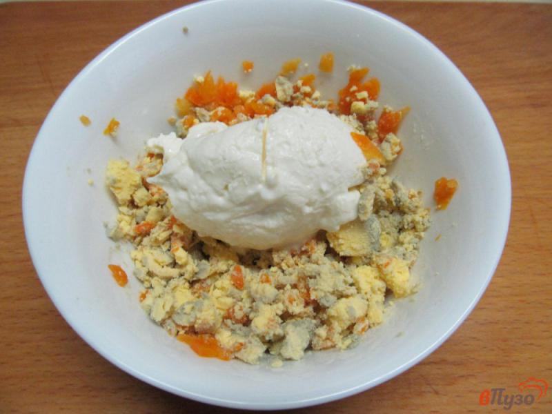 Фото приготовление рецепта: Яйца фаршированные икрой трески с морковью и сыром шаг №3