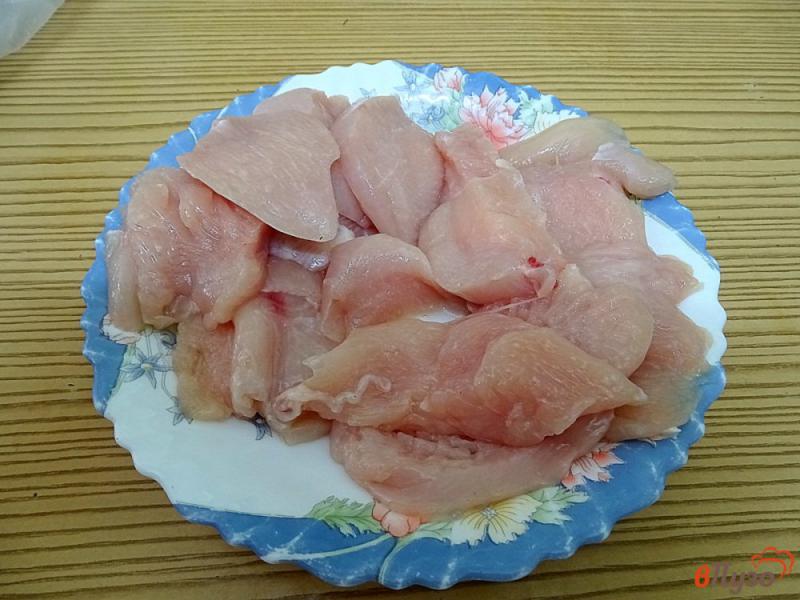 Фото приготовление рецепта: Куриное филе в сухарях шаг №1