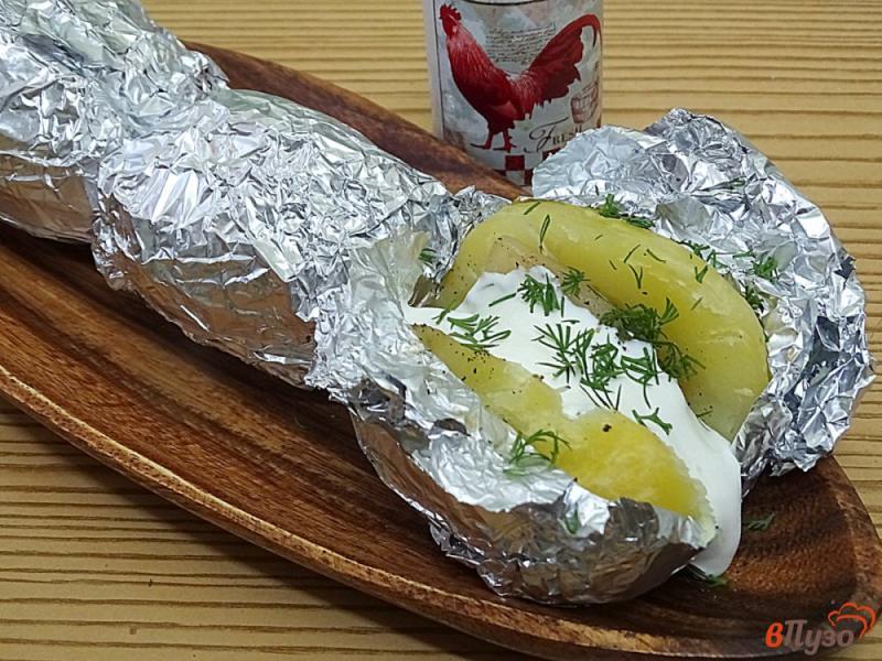 Фото приготовление рецепта: Картофель запеченный с салом и луком шаг №12