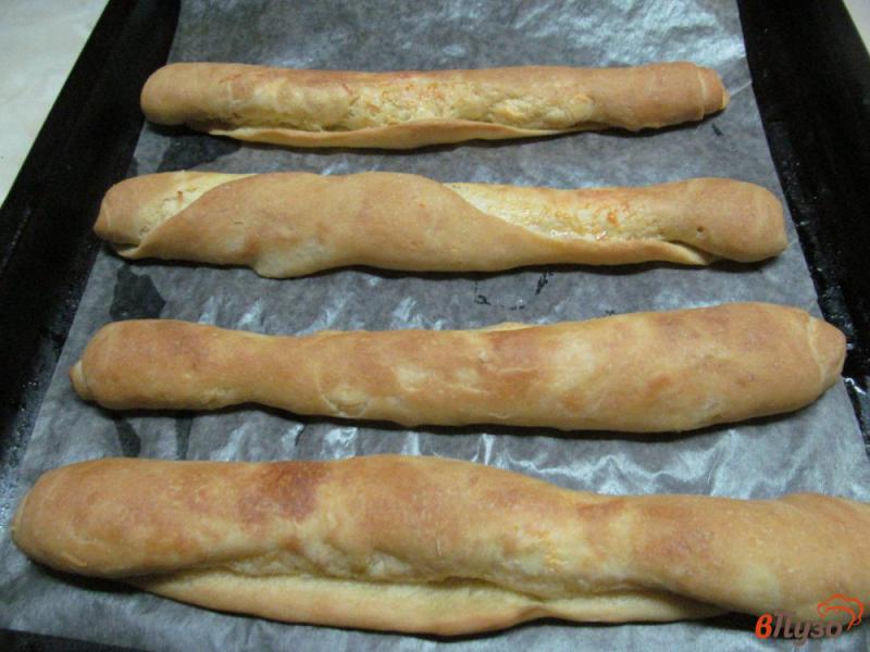 Фото приготовление рецепта: Хлебные палочки с сыром и чесноком шаг №8