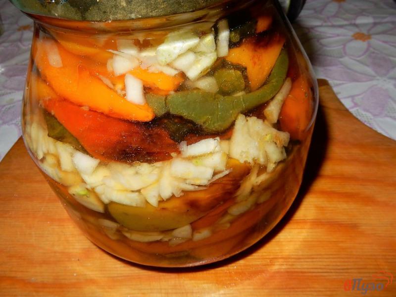 Фото приготовление рецепта: Жареный перец с чесноком на зиму шаг №12