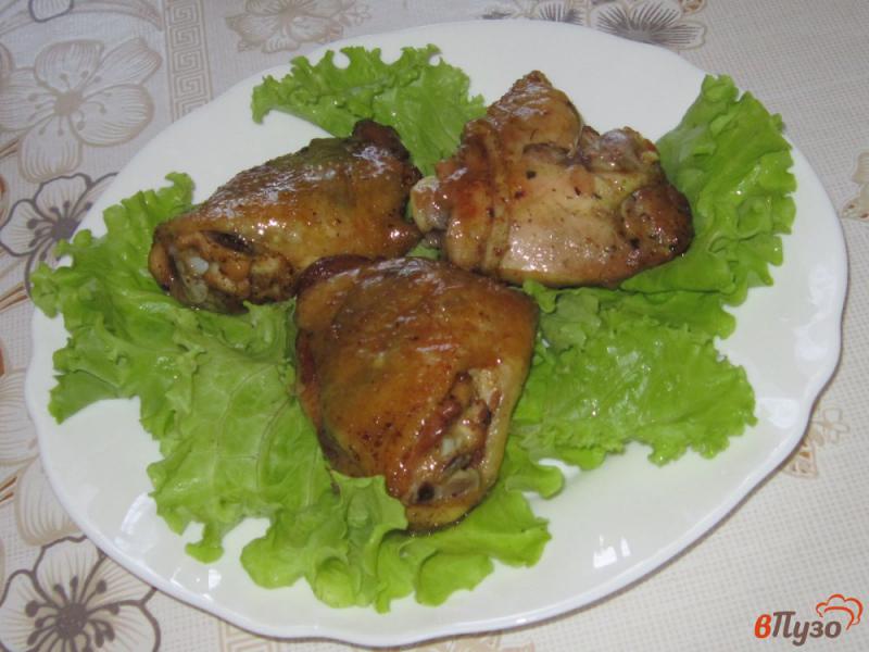 Фото приготовление рецепта: Жареные куриные бедра с сюрпризом шаг №8