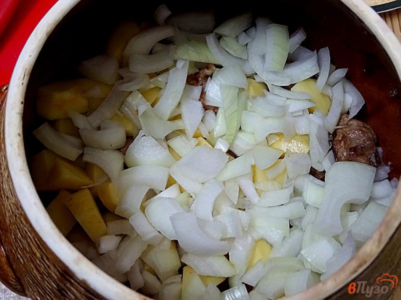 Фото приготовление рецепта: Свинина с овощами и фасолью в горшлчке шаг №6