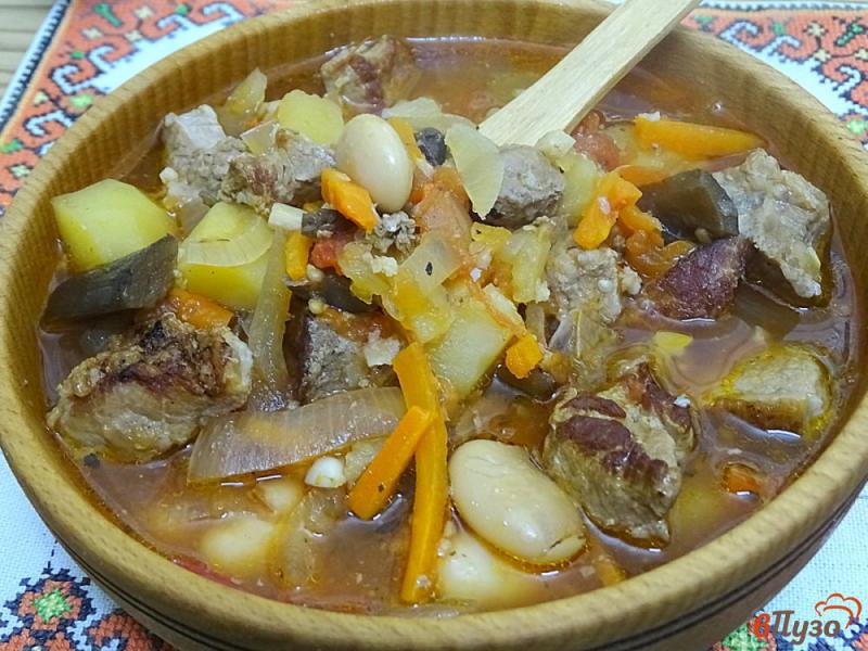 Фото приготовление рецепта: Свинина с овощами и фасолью в горшлчке шаг №16