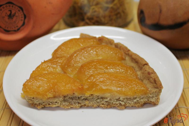 Фото приготовление рецепта: Пирог с консервированными персиками шаг №7