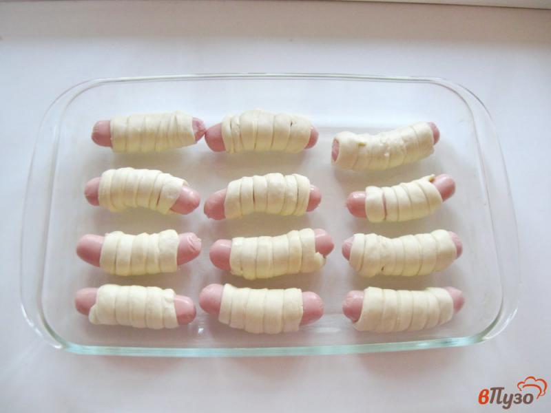 Фото приготовление рецепта: Сосиски в дрожжевом тесте шаг №3
