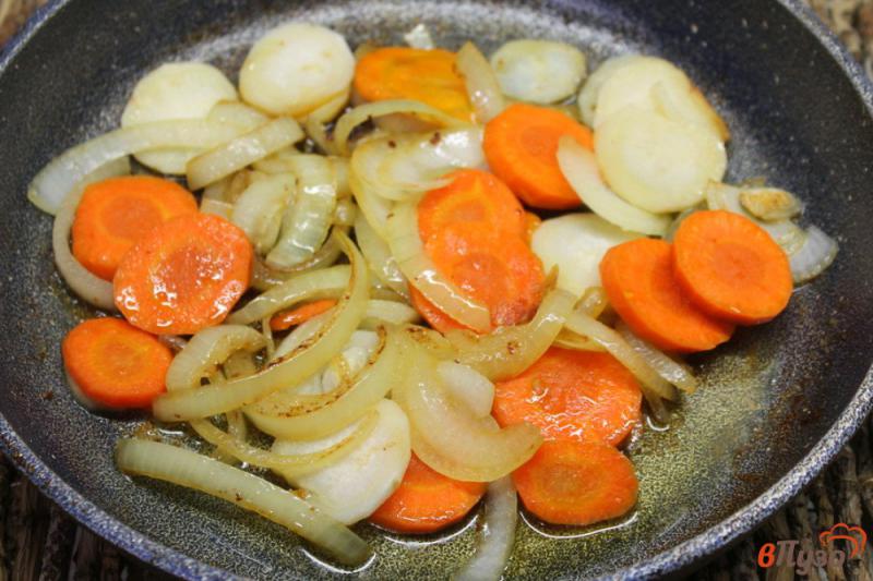 Фото приготовление рецепта: Паштет из кролячих сердечек и овощей шаг №3