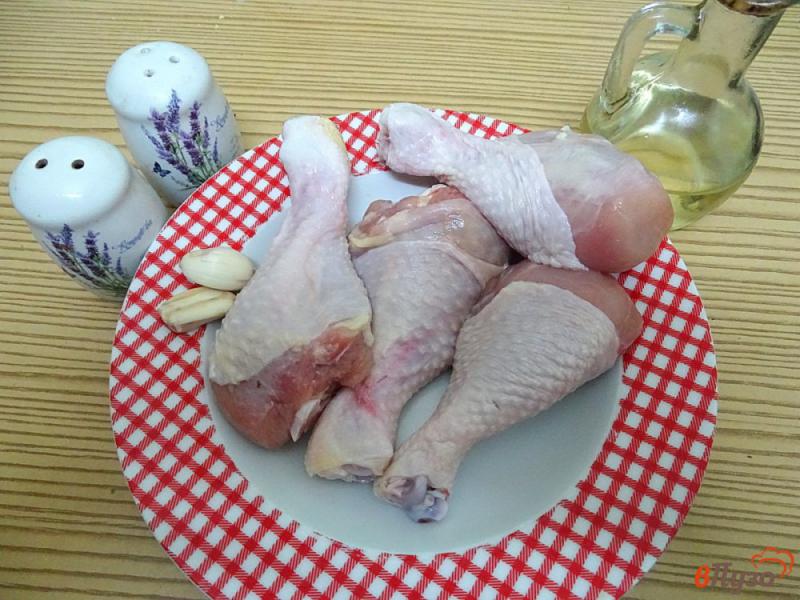 Фото приготовление рецепта: Куриные голени по-быстрому на сковороде шаг №1