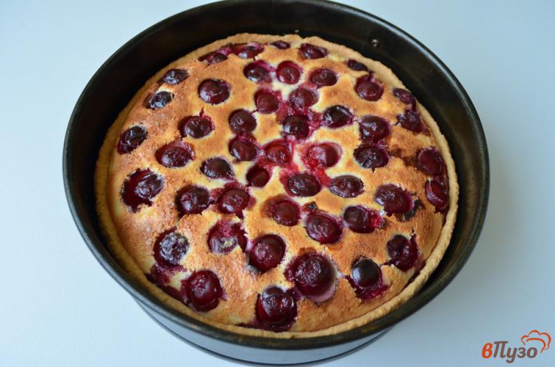 Фото приготовление рецепта: Творожно-вишневый тарт шаг №8