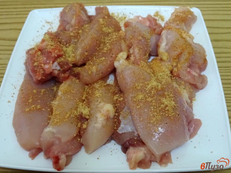 Фото приготовление рецепта: Куриное мясо в панировке шаг №4