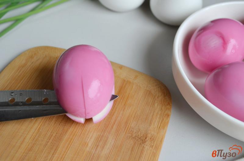 Фото приготовление рецепта: «Крокусы» из яиц шаг №3