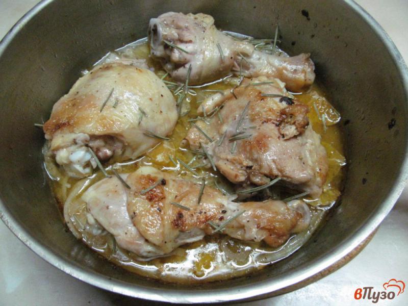 Фото приготовление рецепта: Курица с мандаринами шаг №4