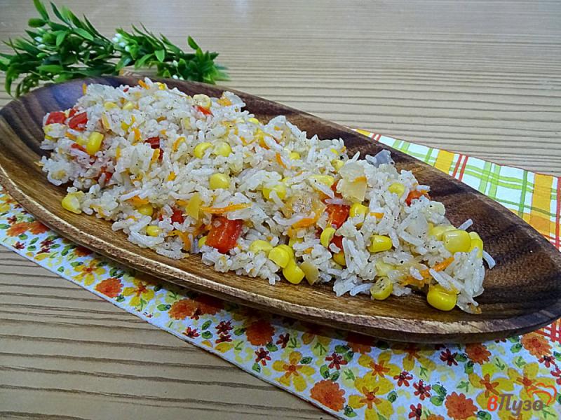 Фото приготовление рецепта: Рис с кукурузой и перцем шаг №10